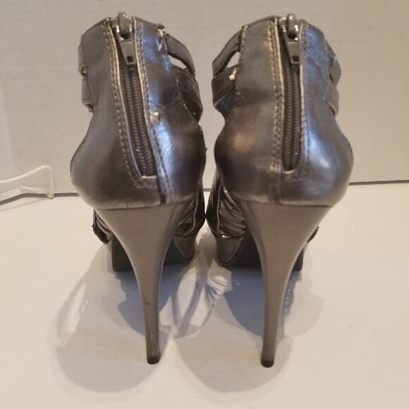 Qupid Sexy Grey Platform Heels Zipper Back Comfortable Lightweight Women Sz 4.5 - Picture 2 of 5